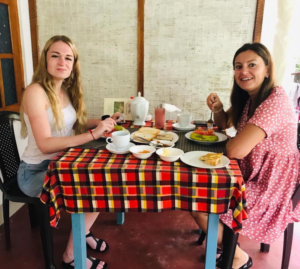Nethmi Homestay & Restaurant Тангале Екстериор снимка