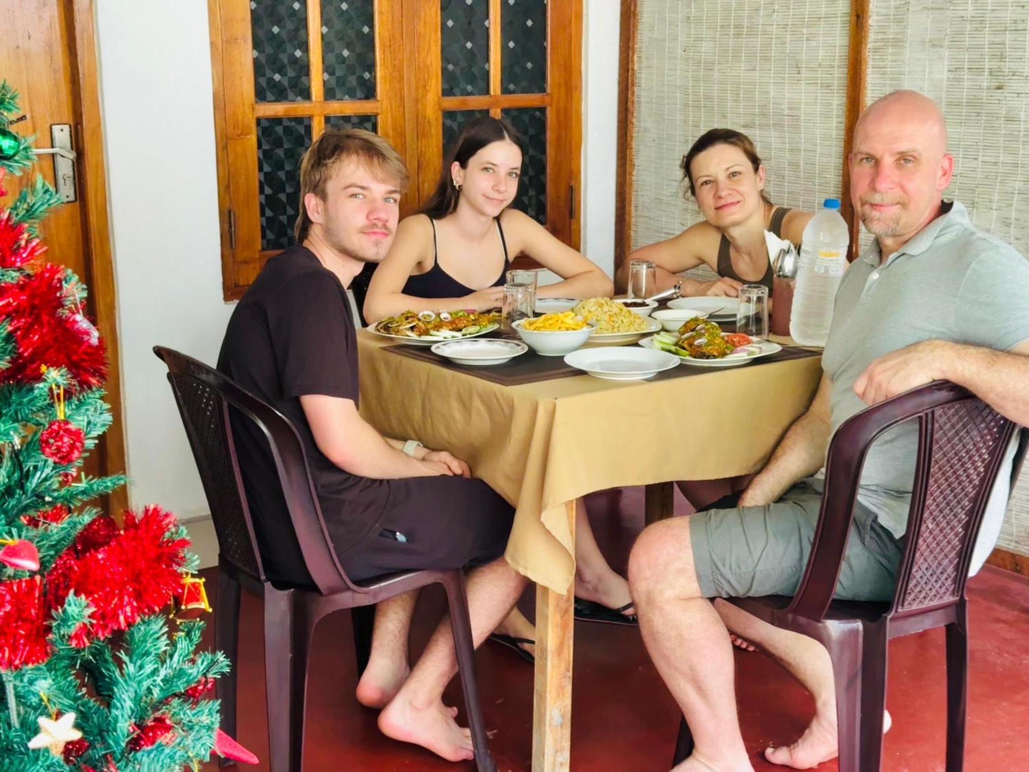 Nethmi Homestay & Restaurant Тангале Екстериор снимка