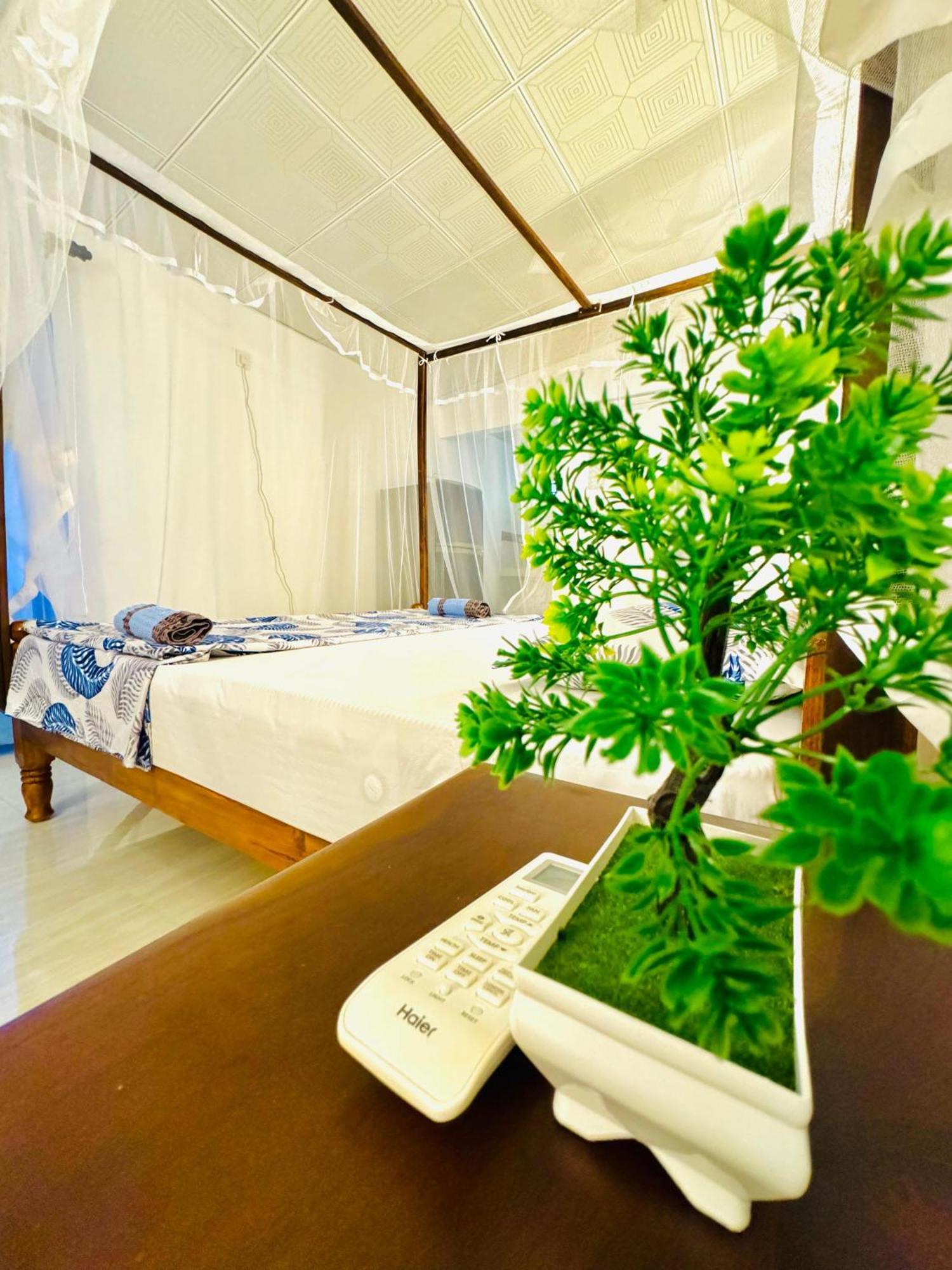 Nethmi Homestay & Restaurant Тангале Стая снимка