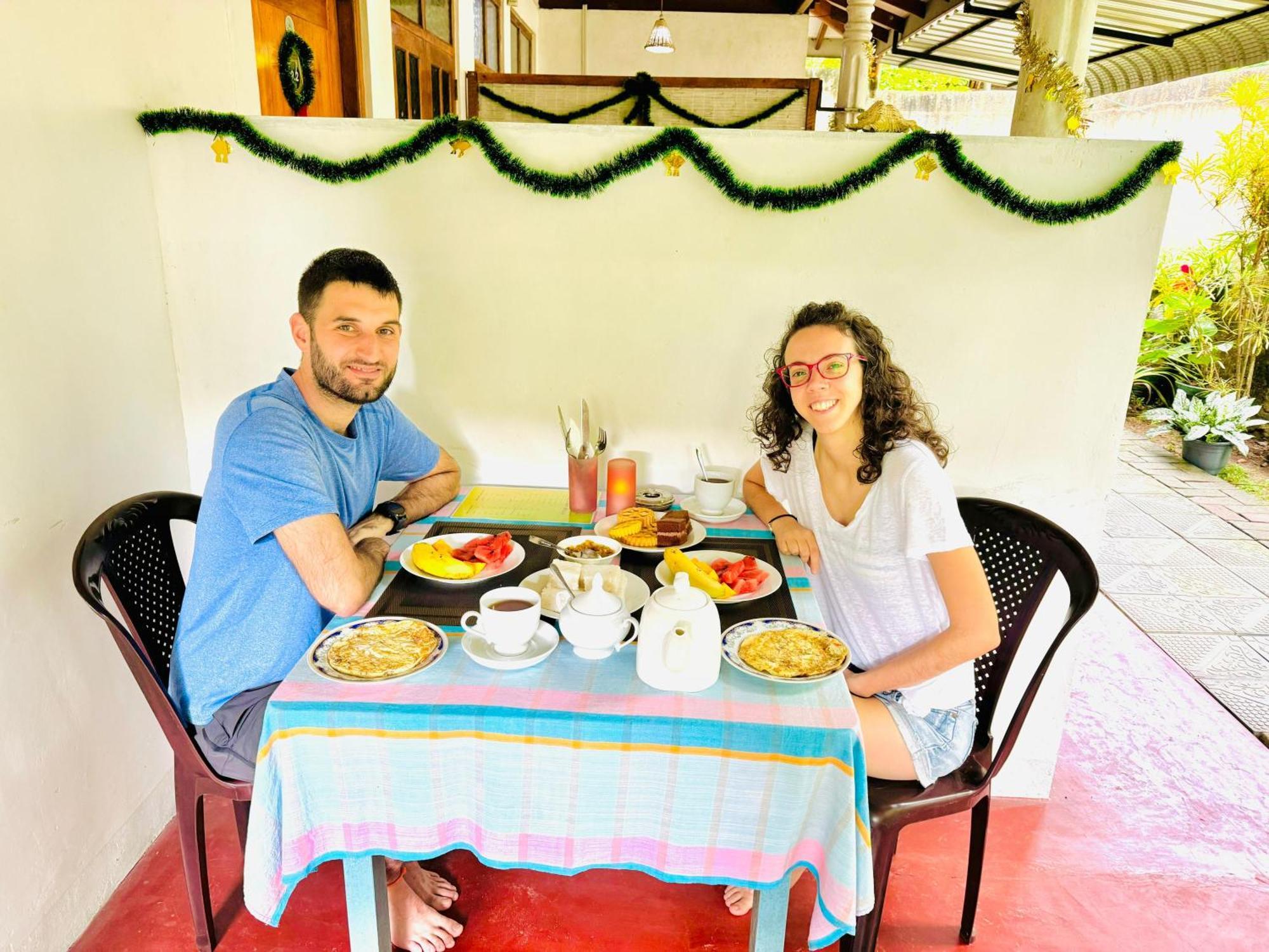 Nethmi Homestay & Restaurant Тангале Екстериор снимка
