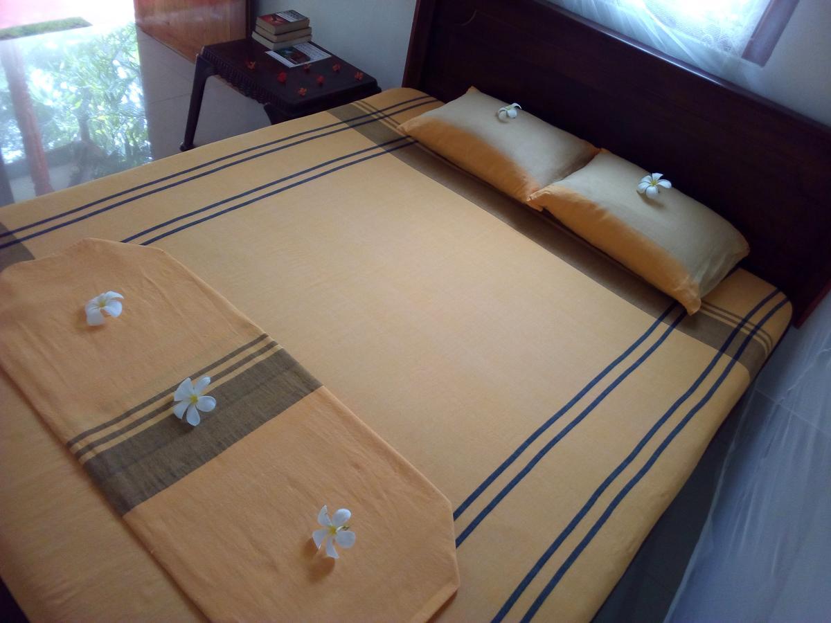 Nethmi Homestay & Restaurant Тангале Стая снимка