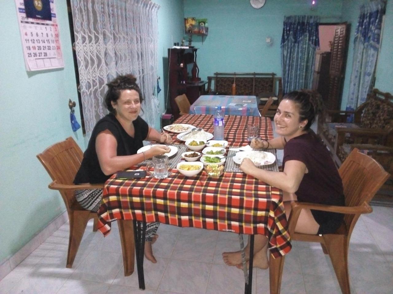 Nethmi Homestay & Restaurant Тангале Екстериор снимка