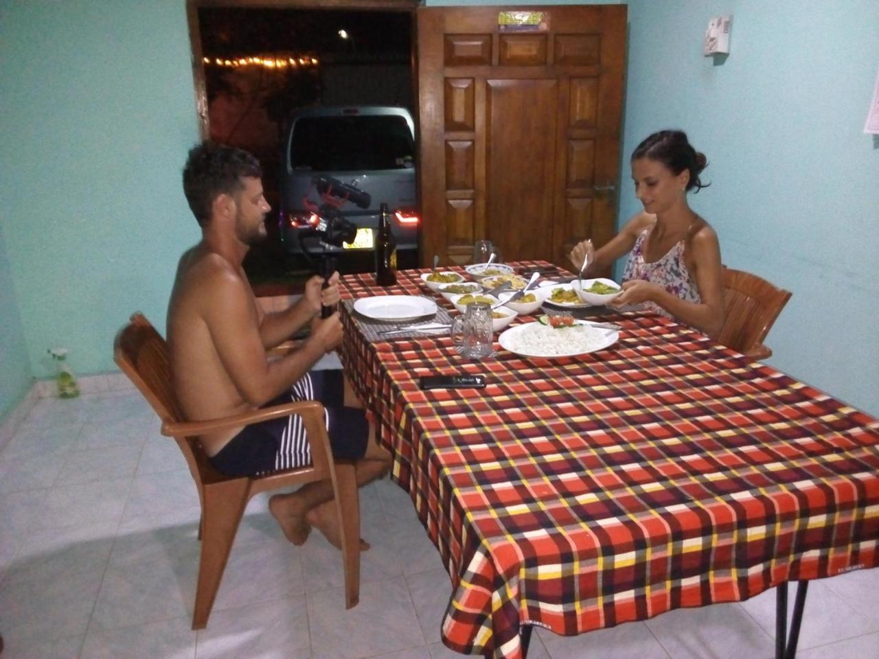 Nethmi Homestay & Restaurant Тангале Екстериор снимка
